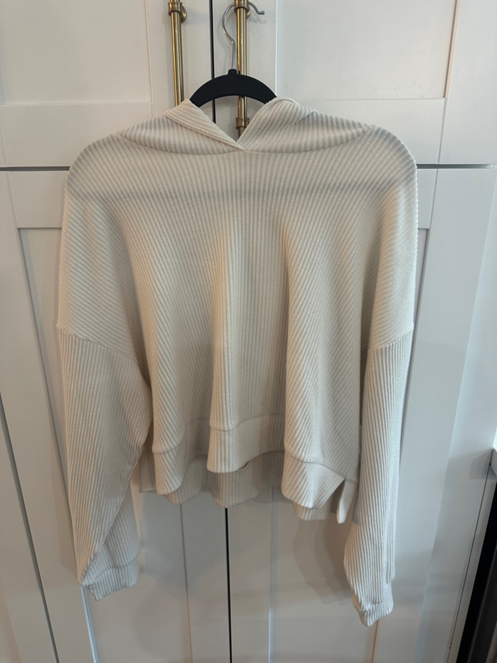 ALO Yoga Cream Ribbed Hooded Pullover Sweater